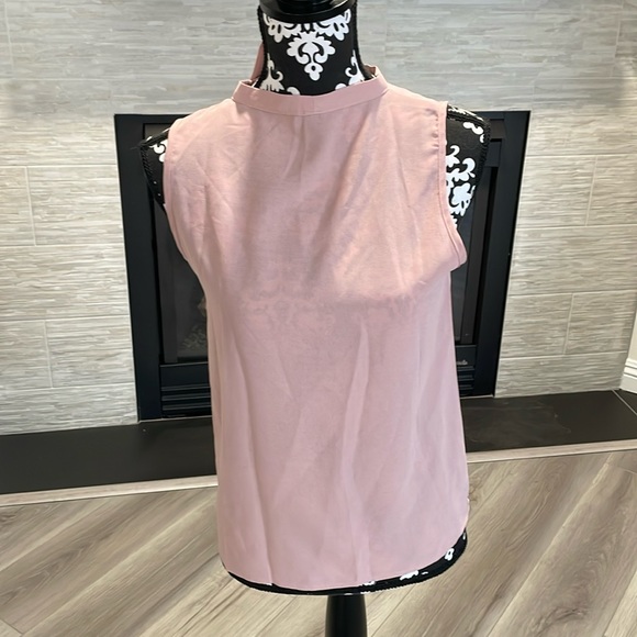 Sleeveless top - Picture 2 of 3